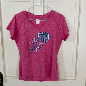 The North Face v-neck pink t-shirt